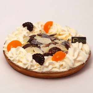 Abrikozenvlaai met slagroom van Bakkerij Floor van Lieshout