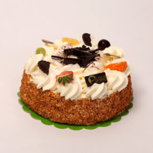 Slagroomtaart met chocolade en vers fruit van Bakkerij Floor van Lieshout